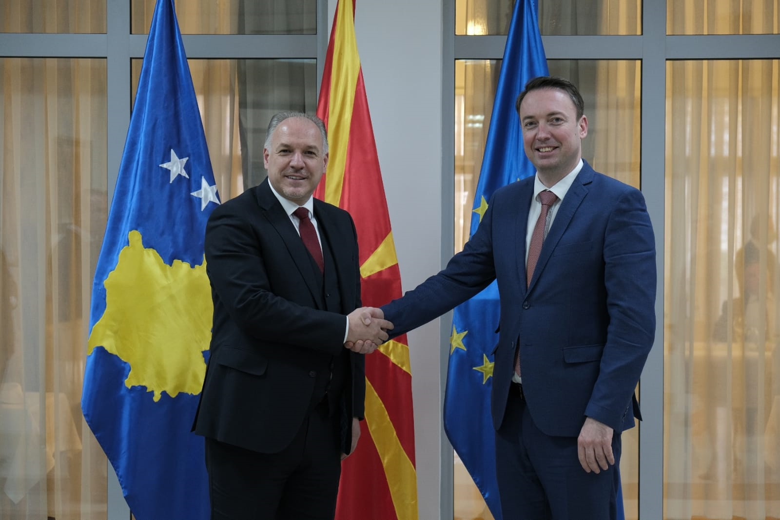 Ministri i Zhvillimit Rajonal z.Fikrim Damka u takua me Ministrin e  Vetëqeverisjes Lokale të Maqedonisë së Veriut z. Goran Milevski