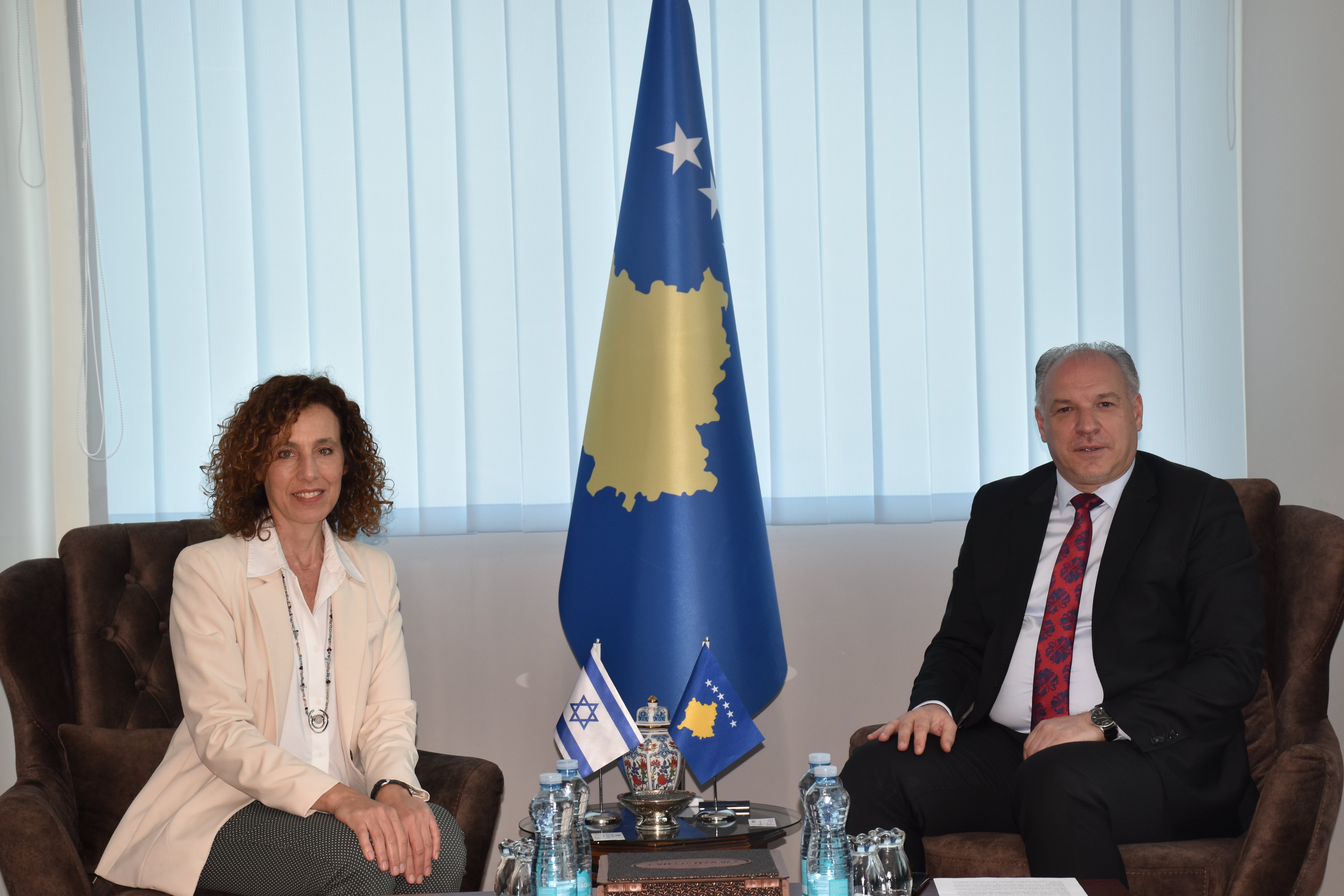 Ministri z.Damka priti në takim Ambasadoren e Izraelit në Prishtinë znj. Tamar Ziv
