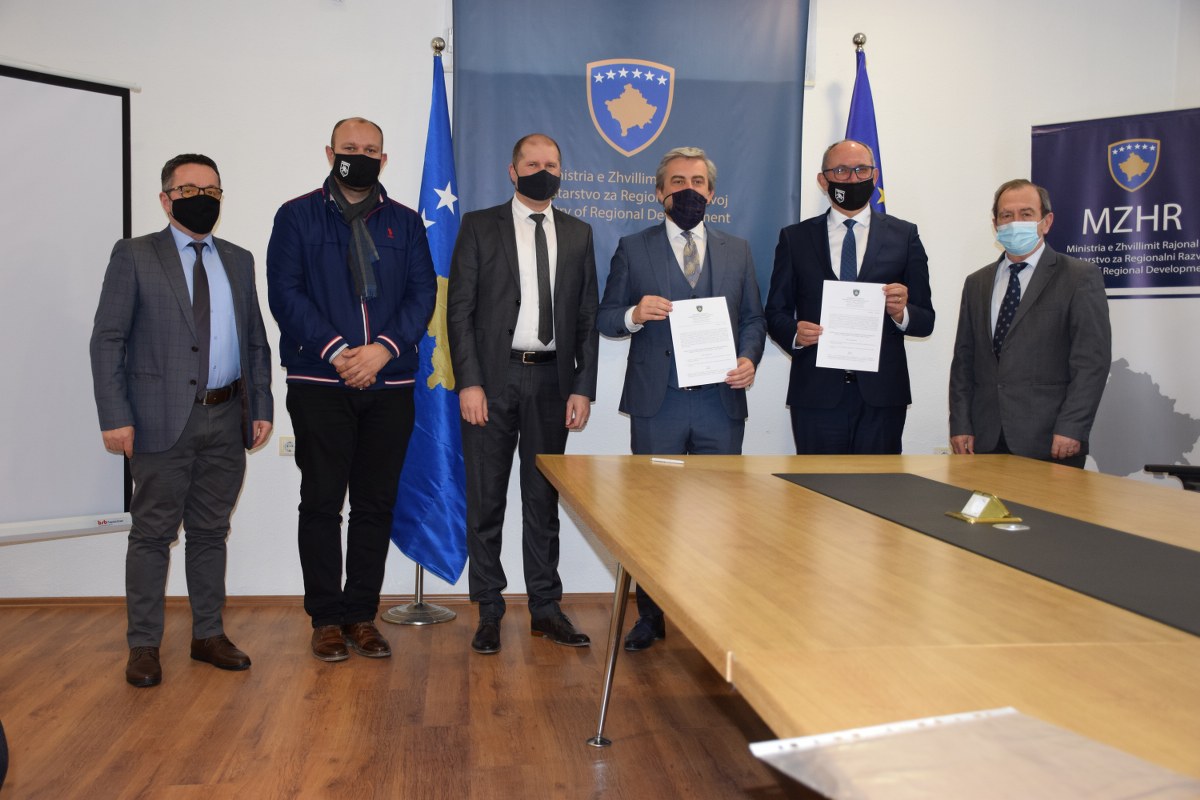 Ministria e Zhvillimit Rajonal nënshkroi Marrëveshjen e Mirëkuptimit me komunën përfituese të Ferizajit në kuadër të Programit për Zhvillim Rajonal PZHR 2021