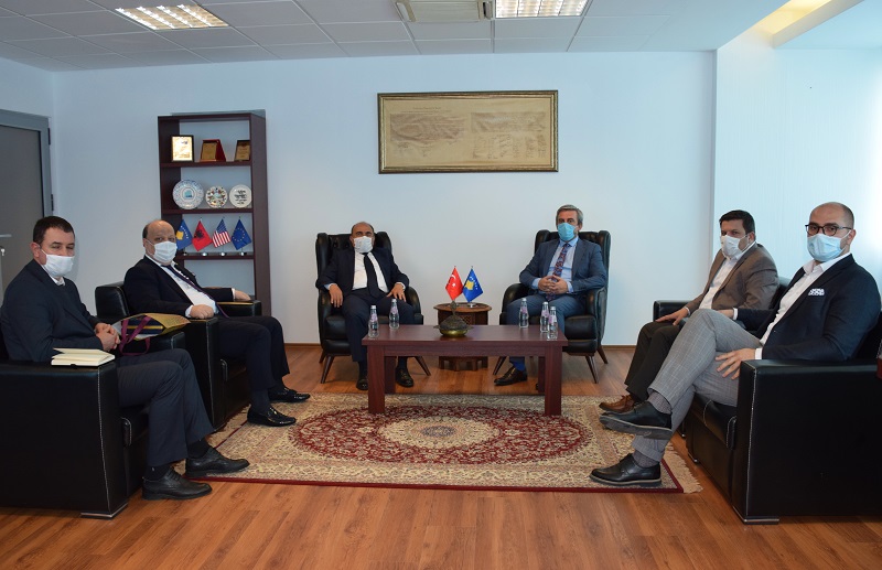 Ministri i Zhvillimit Rajonal z.Enis Kervan priti në takim delegacionin e Odës Tregtare Kosovaro Turke të udhëhequr nga kryetari z. Abdurrahman Balkız