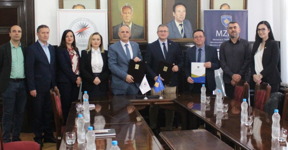 Mbahet ceremonia e nënshkrimit të marrëveshjes së bashkëpunimit me Universitetin e Prishtinës/ Departamentin e Biologjisë në kuadër të projektit YENI bashkëfinancuar nga MZHR dhe Caritasi Zviceran