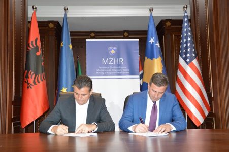 Ministria e Zhvillimit Rajonal nënshkruan Marrëveshjet e Mirëkuptimit me komunën përfituese Mitrovicë Jugore nga Programi për Zhvillim Rajonal