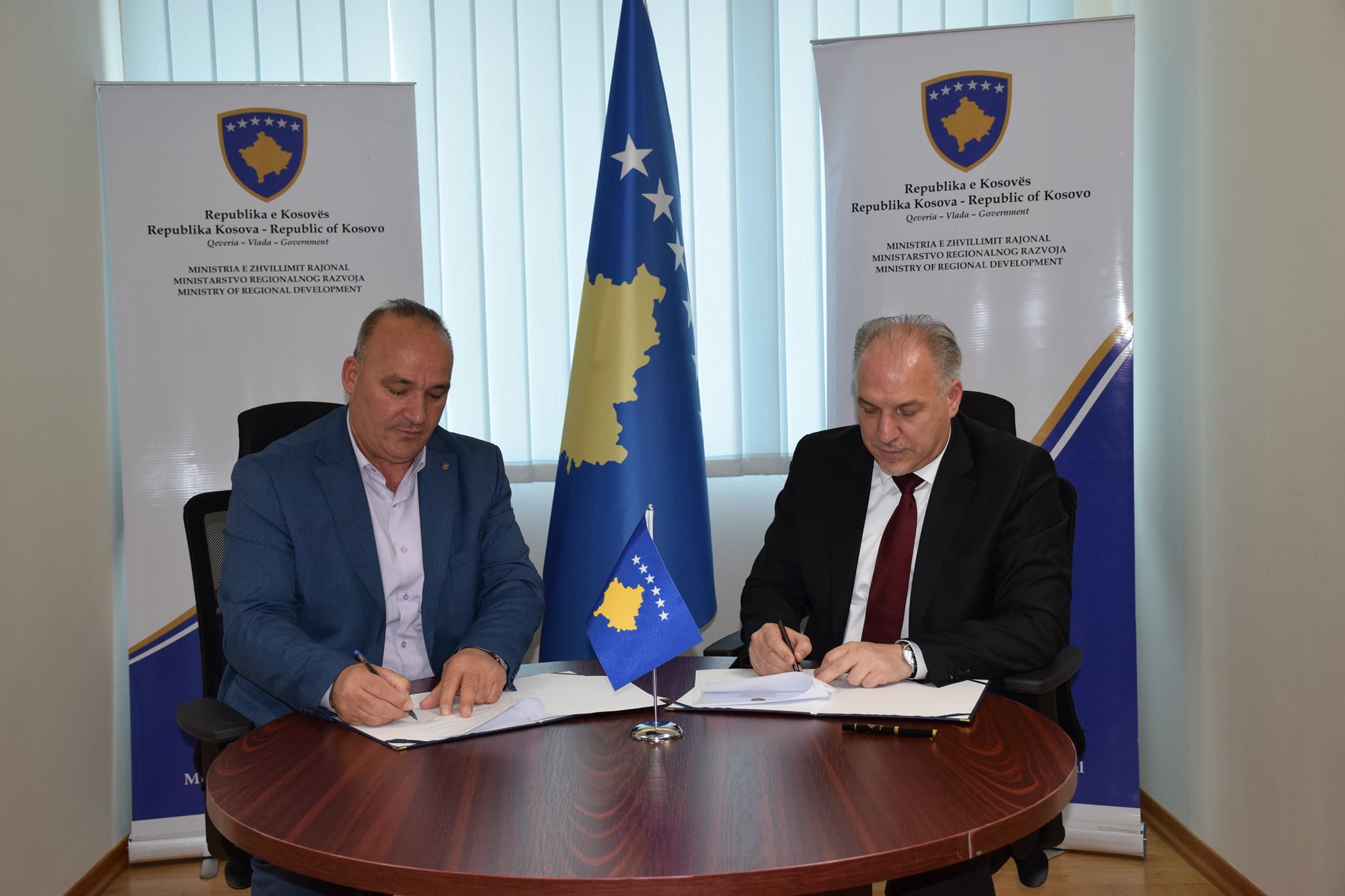 Ministria e Zhvillimit Rajonal nënshkruan Marrëveshjen e Mirëkuptimit me komunën përfituese të Podujevës në kuadër të Programit për Zhvillim Rajonal PZHR 2022