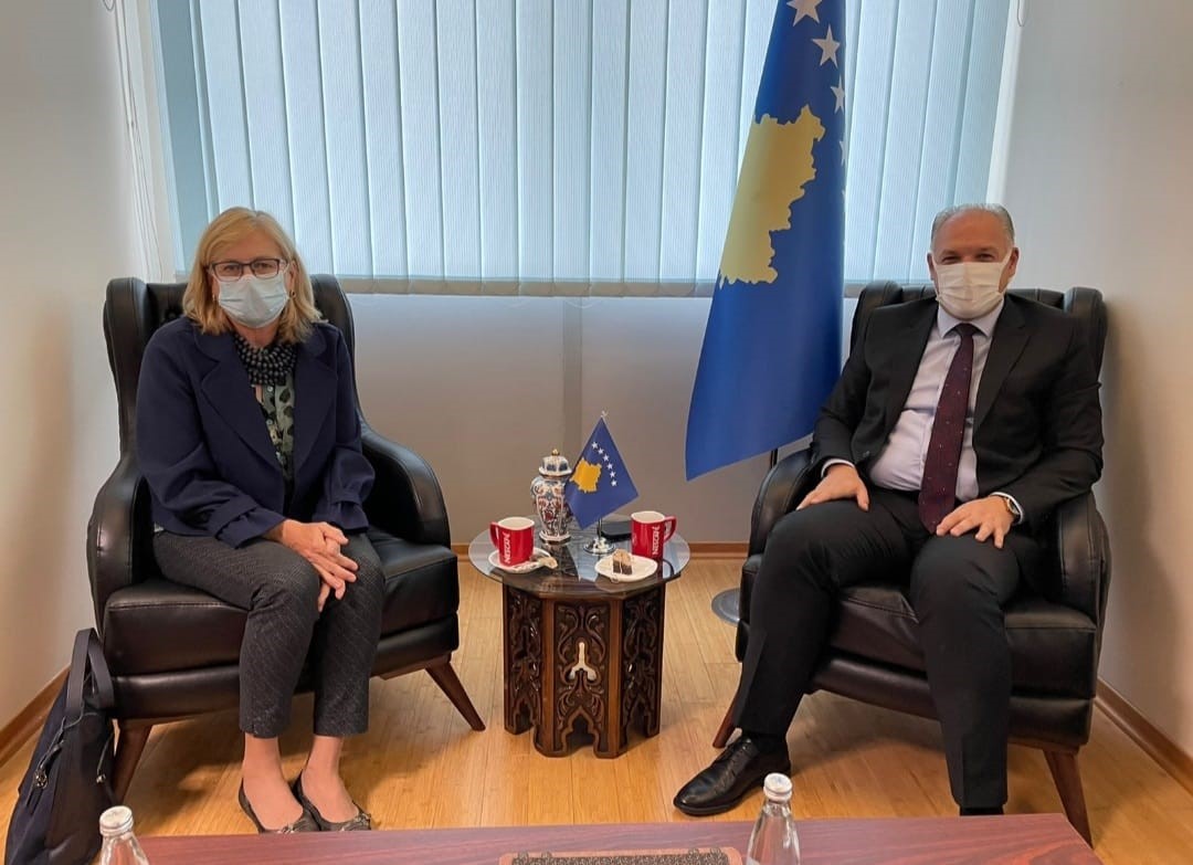 Ministri Fikrim Damka priti në Takim Ambasadoren Nancy Soderberg, Drejtore e NDI në Kosovë
