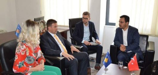 Ministri Rasim Demiri priti në vizitë pronarin e firmës së njohur Turke “Halil Köşger İntegras”
