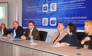 MZHR mbajti sesionin informues për Skemën e Granteve për biznese në zyret e AZHR “Veri” në Mitrovicë