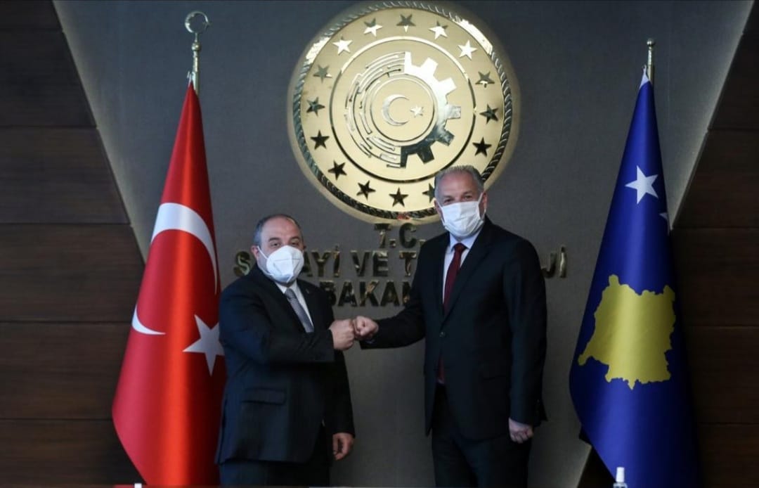  Ministri i Zhvillimit Rajonal z. Fikrim DAMKA, në kuadër të vizitave të tij zyrtare në Ankara, u takua me z.Mustafa VARANK - Ministër i Industrisë dhe Teknologjisë i Republikës së Turqisë.
