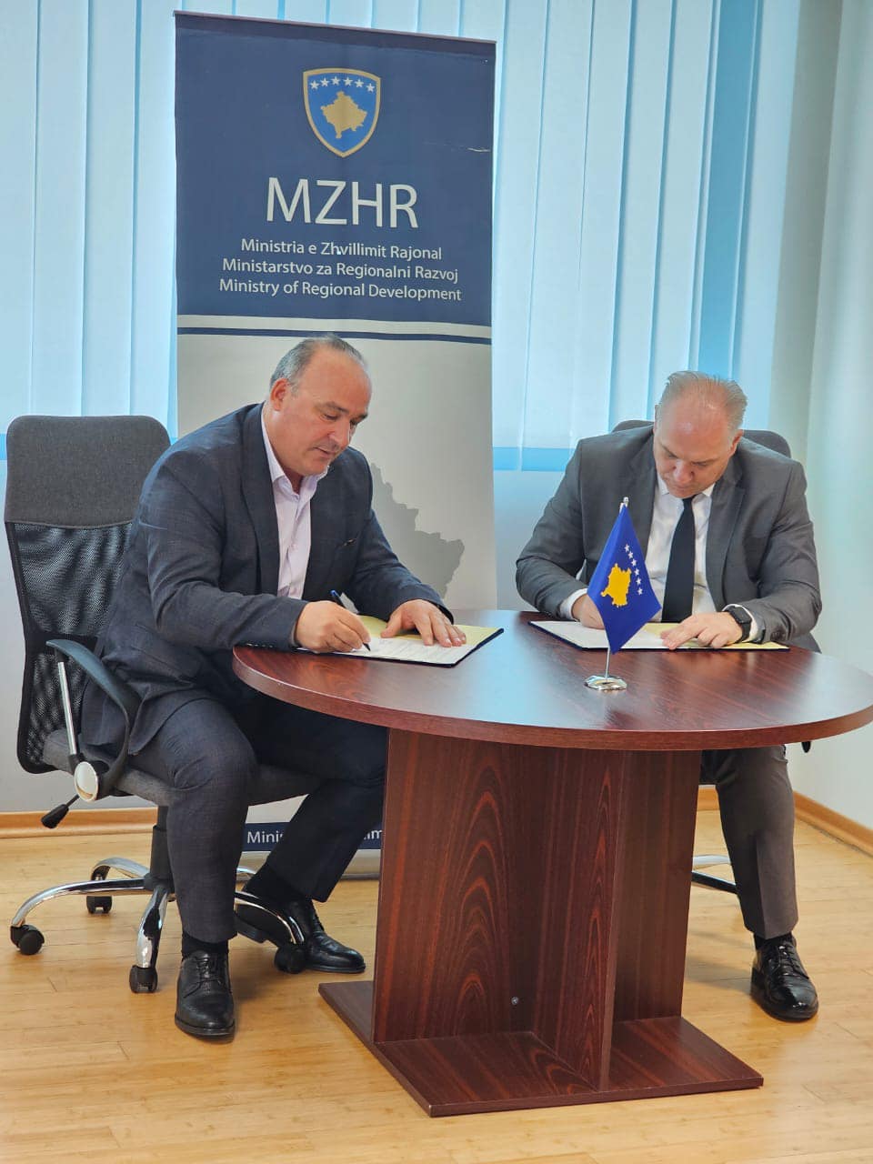 Ministria e Zhvillimit Rajonal nënshkruan Marrëveshjen e Mirëkuptimit me komunën përfituese të Podujevës në kuadër të Programit për Zhvillim Rajonal PZHR 2024