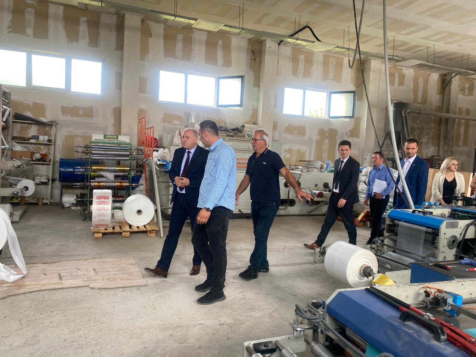 Ministri DAMKA viziton bizneset përfituese të Rajonit Zhvillimor Perëndim- Komuna e Pejës