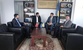 Ministri Rasim Demiri priti në vizitë Drejtorin e Shkollës Internacionale MAARIF në Kosovë Mesut Ozbaysarin