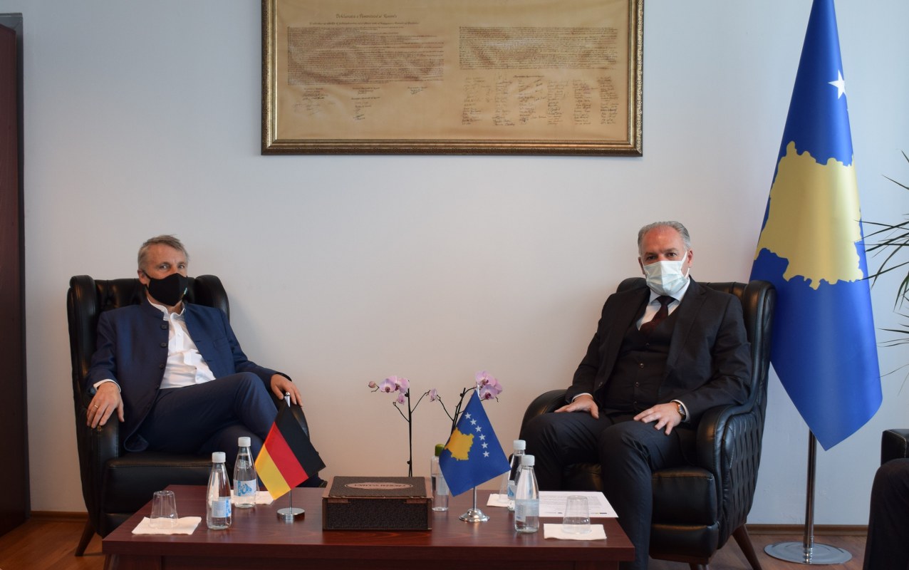 Takimi i Ministrit Z. Fikrim Damka me Ambasadorin gjerman Z. Joern Rohde  edhe nënshkrimi i marrëveshjes MZHR – GIZ