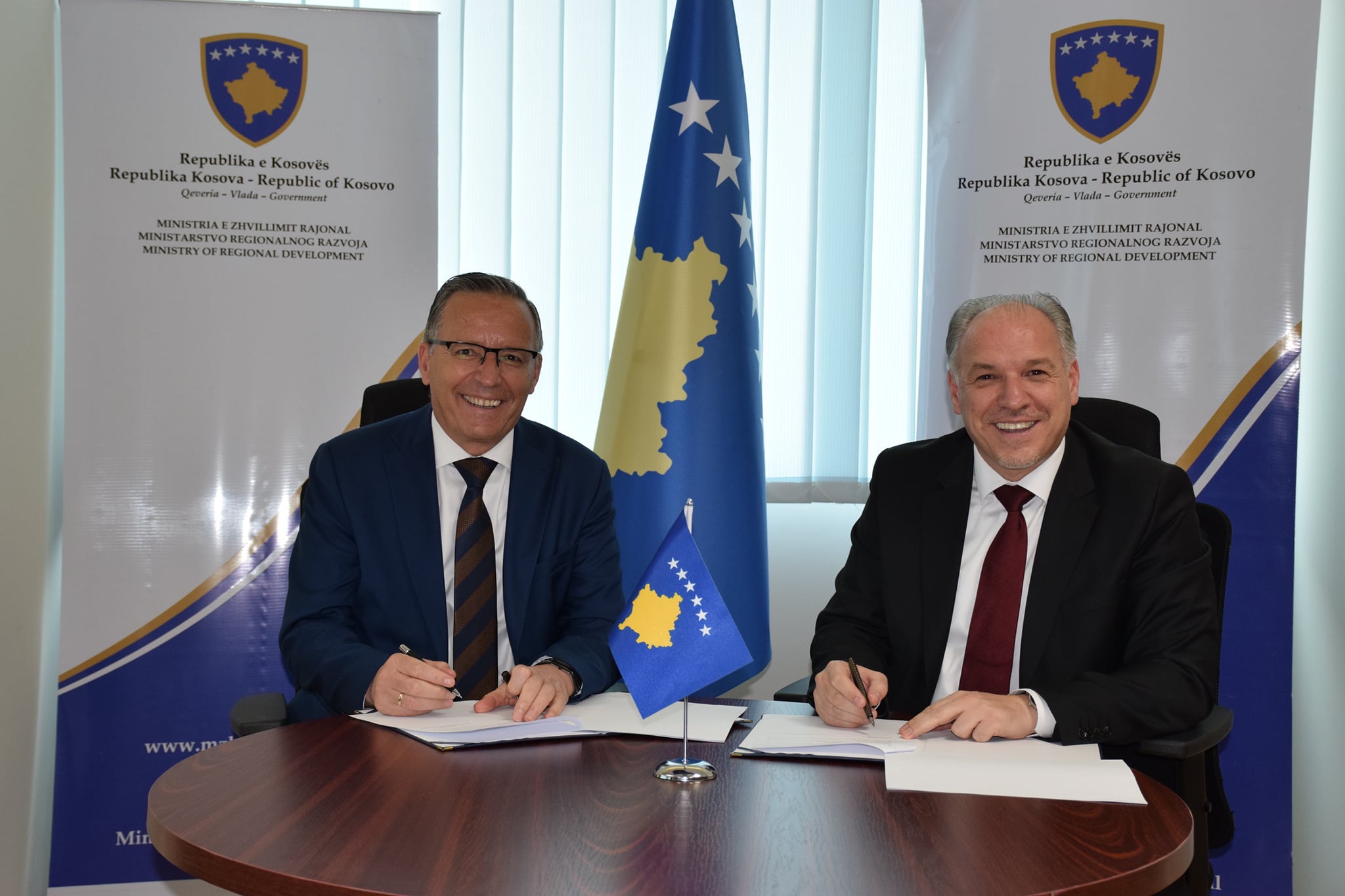 Ministria e Zhvillimit Rajonal nënshkruan Marrëveshjen e Mirëkuptimit me komunën përfituese të Mitrovicës në kuadër të Programit për Zhvillim Rajonal PZHR 2022