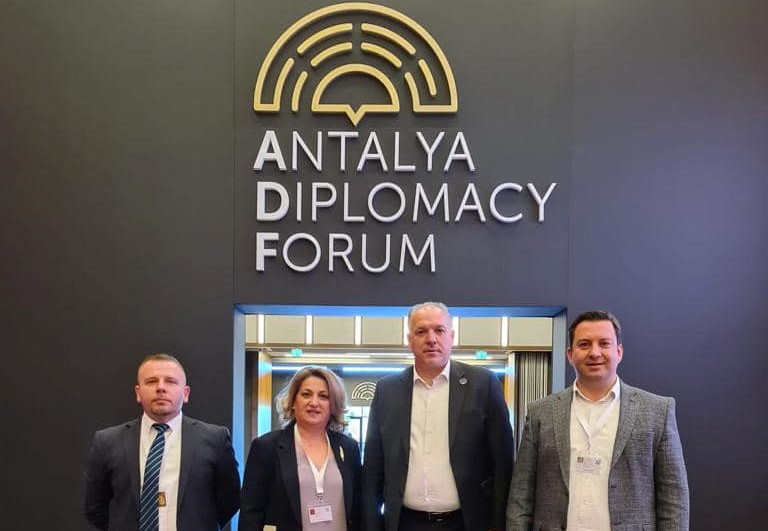 Ministri z.Fikrim Damka merr pjesë në Forumin e dytë të Diplomacisë në Antalia- Turqi