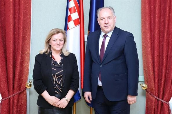 Fikrim Damka Ministër i Zhvillimit Rajonal në Republikën e Kosovës ka realizuar takim me znj. Ermina Lekaj Prljaskaj, përfaqësuese e komuniteteve joshumicë në Kuvendin e Kroacisë