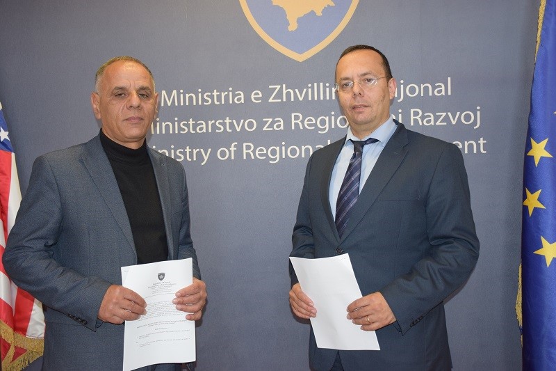Ministria e Zhvillimit Rajonal nënshkroi Marrëveshjen e Mirëkuptimit me komunën përfituese të Hanit të Elezit në kuadër të Programit për Zhvillim Rajonal PZHR 2020