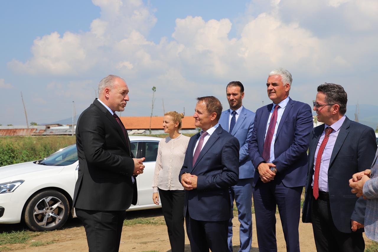 Ministri Damka dhe Kryetari Ferati inauguruan fillimin e punimeve për Projektin 