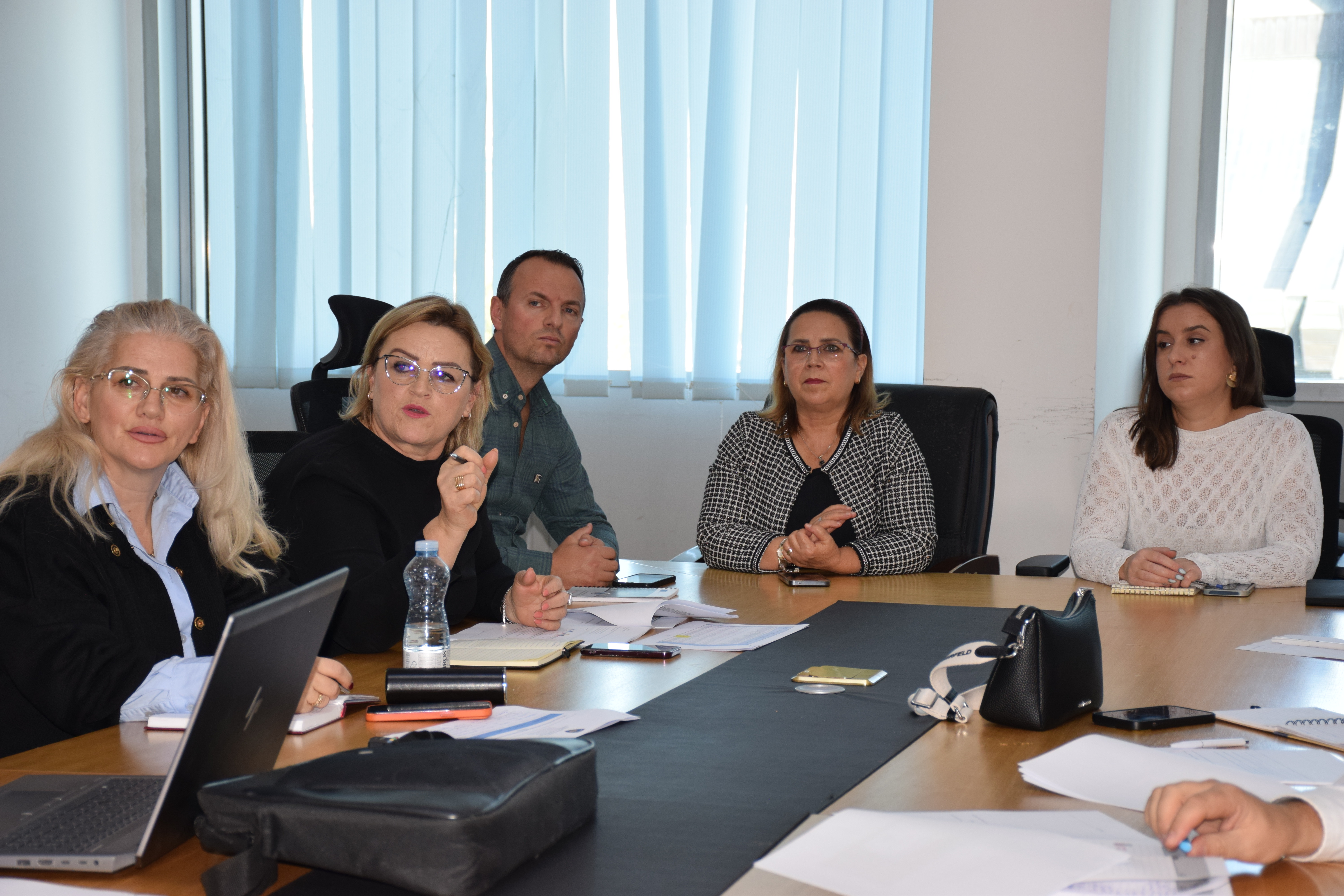 Mbahet trajnimi MZHR – UNISOFT me ministritë e linjës për përdorimin e Sistemit të Performancës Rajonale
