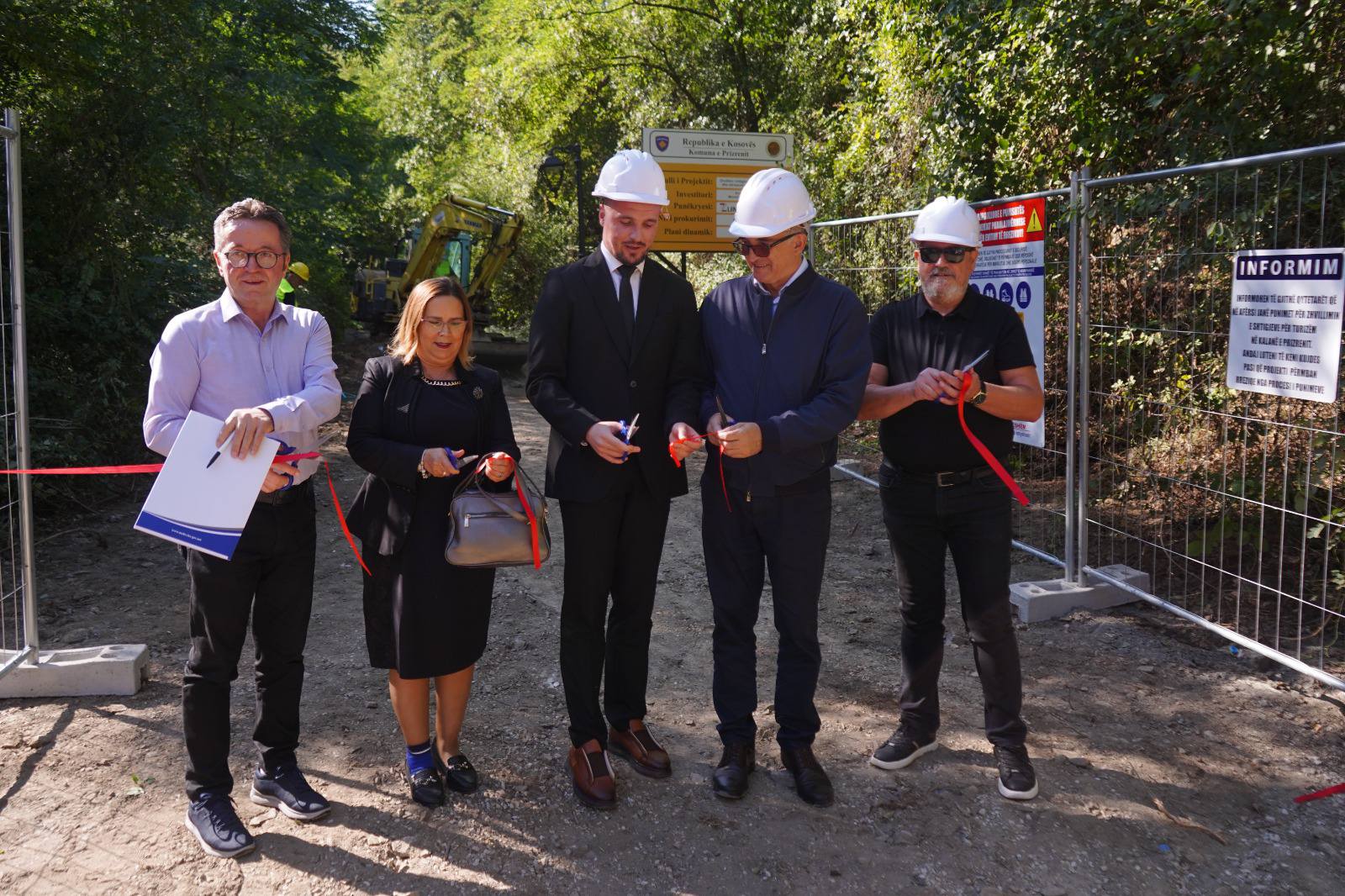 Ministria e Zhvillimit Rajonal inauguron fillimin e punimeve për Projektin “Zhvillimi i shtigjeve për turizëm, kulturë dhe rekreacion në Kalanë e Prizrenit“