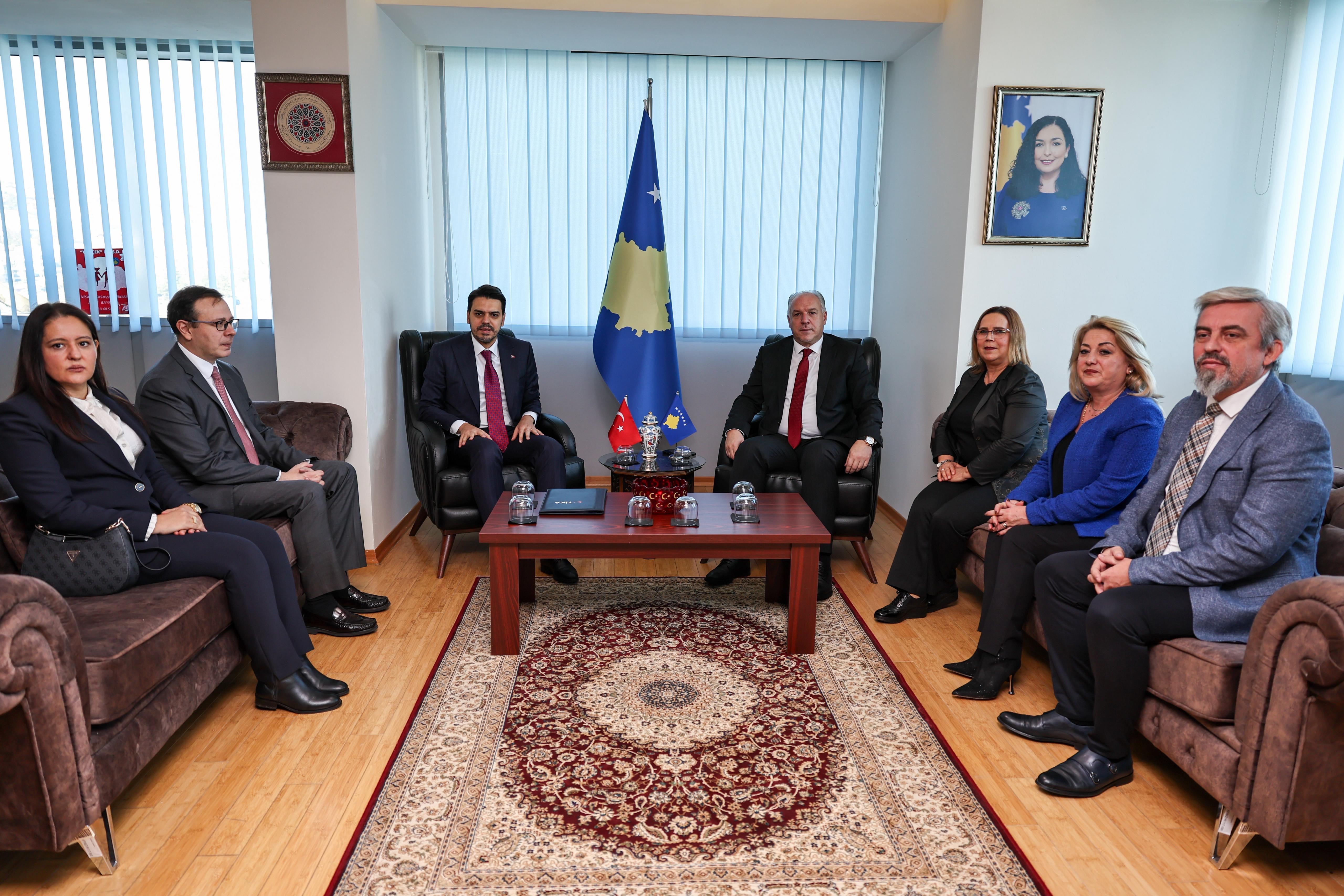 Ministri i MZHR-së, z. Fikrim Damka, priti në takim kryetarin e TİKA-s, z. Abdullah Eren