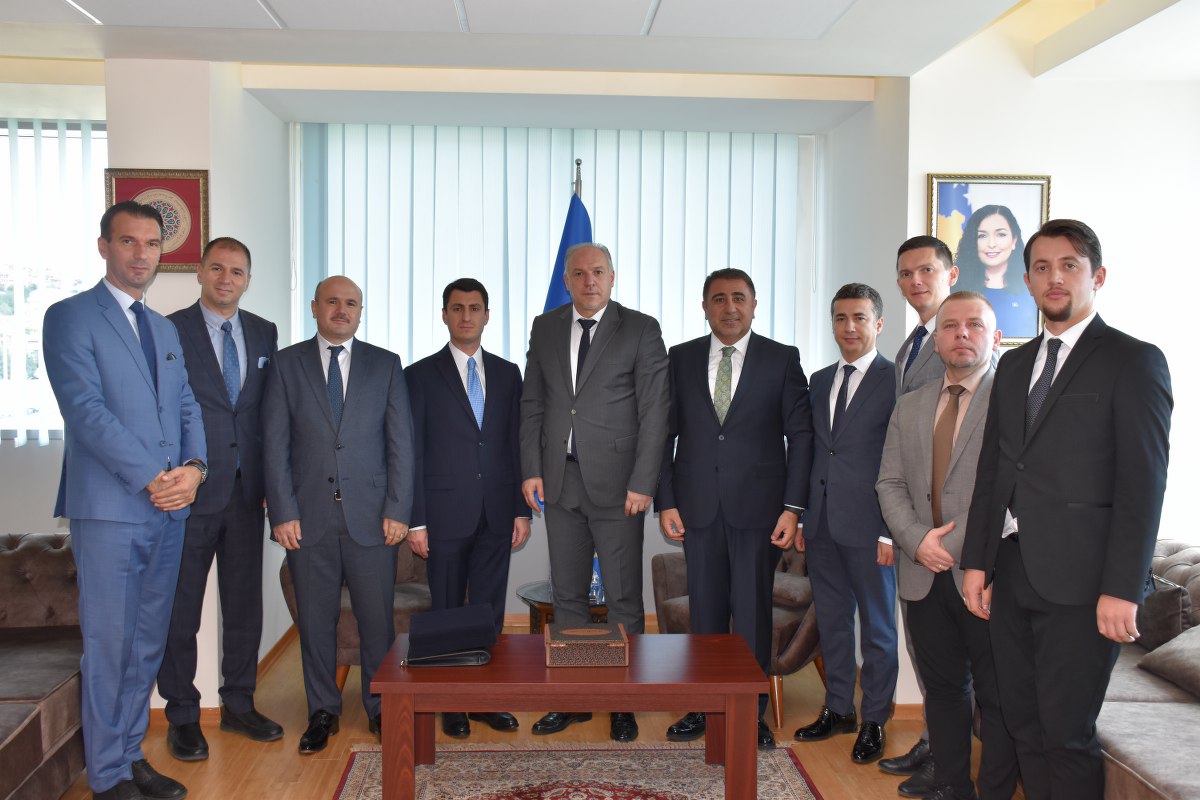 Ministri z.Damka priti delegacionin nga Ministria e Teknologjisë dhe Industrisë nga Turqia