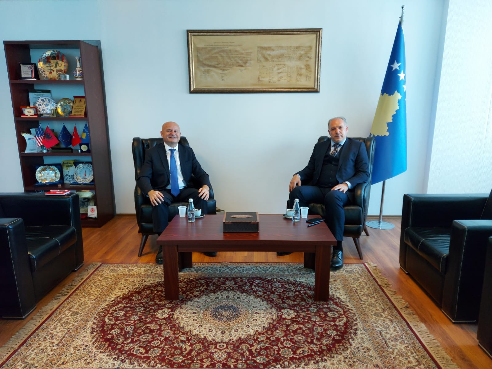 Ministri i Zhvillimit Rajonal z.Fikrim Damka,  ka pritur në takim Konsullin e Përgjithshëm të Republikës së Turqisë në Prizren z. Serdar Özaydın