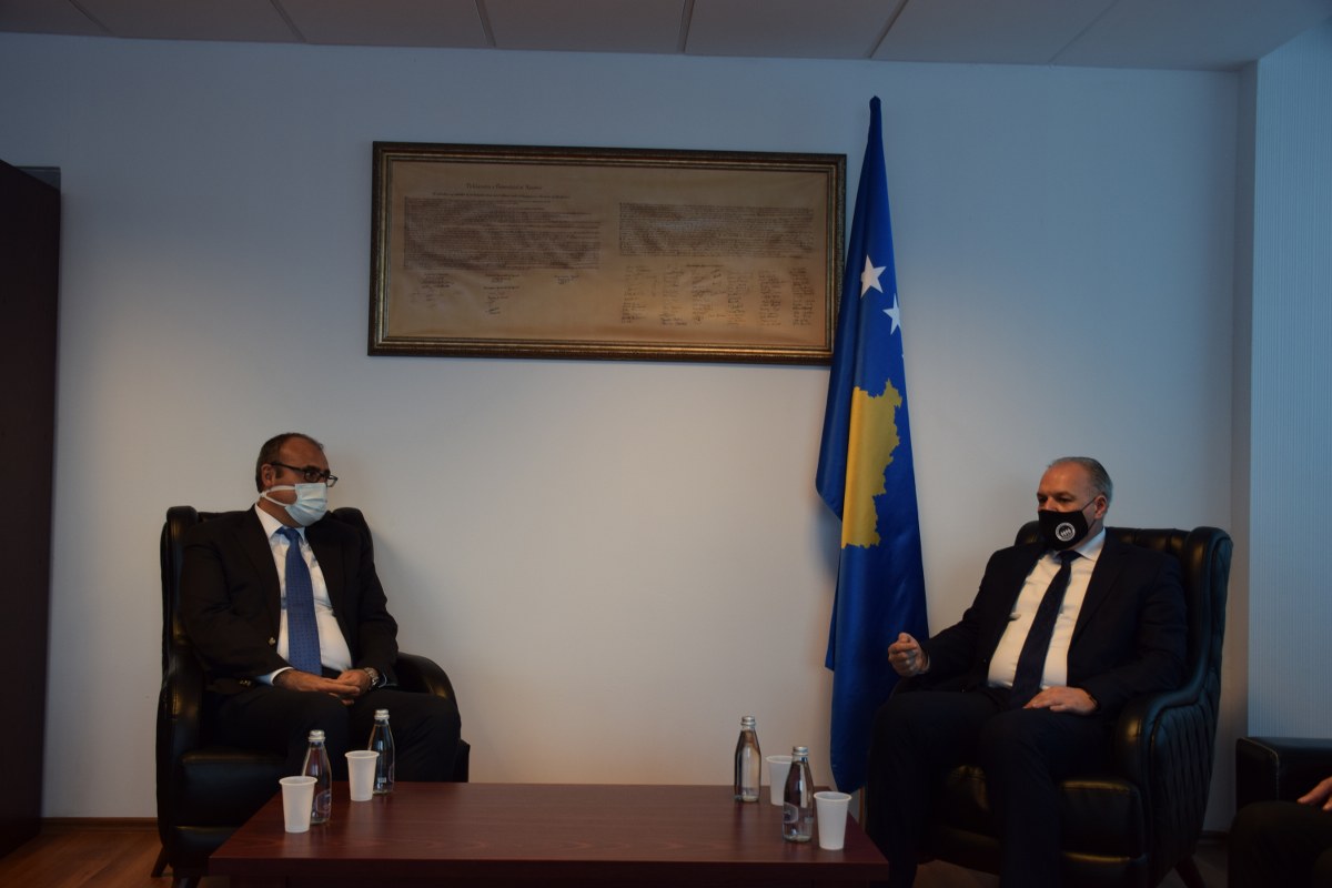 Ministri z.Fikrim Damka takoi sot Ambasadorin e Tuqisë në Prishtinë  
