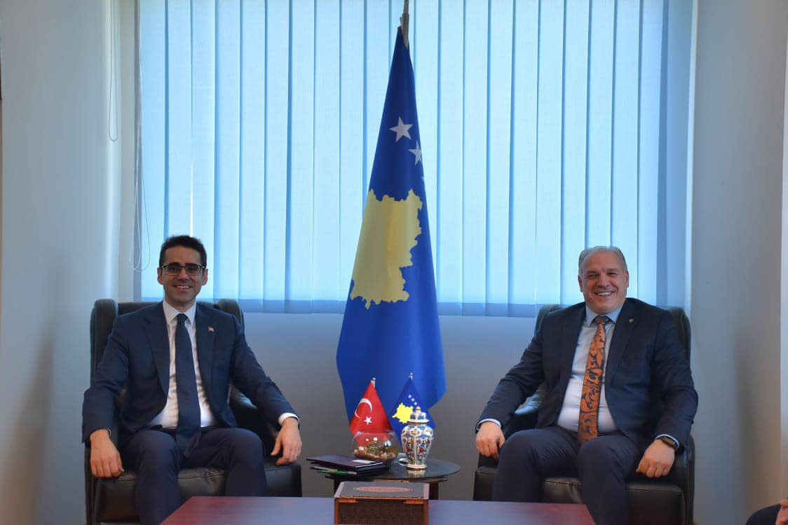 The Minister of MDR, Mr Fikrim Damka, today, on 28 March 2024, hosted the Deputy Minister of Foreign Affairs of the Republic of Turkey, Mr Yasin Ekrem Serim.