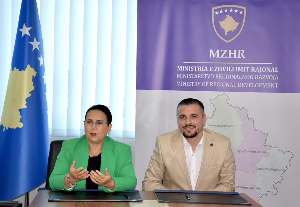 MZHR mbanë ceremoninë e nënshkrimit të kontratave me përfituesit e Skemës PZHRB për veprimtaritë e bizneseve mikro Zejtare/Manifakturë, Artizanale, Inovative