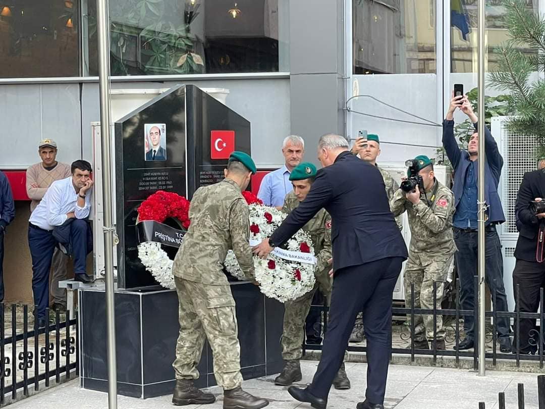 Ministri i Zhvillimit Rajonal z. Fikrim Damka mori pjesë në ceremonin përkujtimore Rreshter Majorit Hüseyin Kutlu.