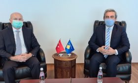 Ministri i Zhvillimit Rajonal z.Enis Kervan, sot ka pritur në takim Konsullin e Përgjithshëm të Republikës së Turqisë në Prizren z. Serdar Özaydın