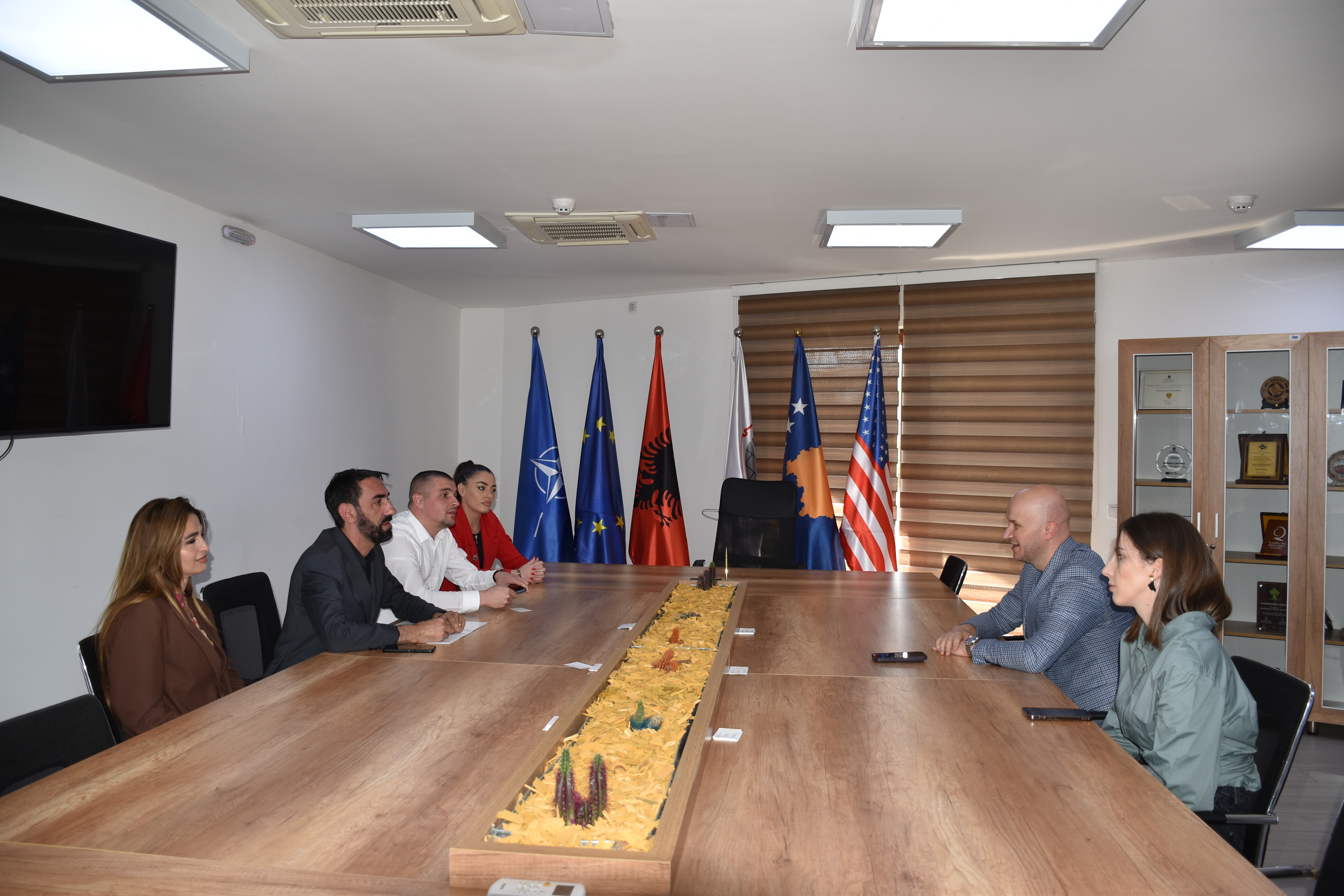 Ministarstvo regionalnog razvoja održalo je radni sastanak sa gradonačelnikom opštine Štimlje.