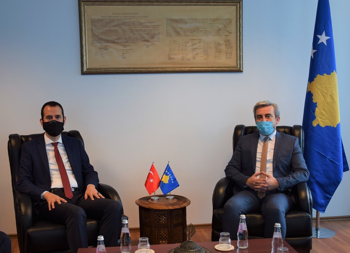 Ministri i Zhvillimit Rajonal z.Enis Kervan, sot ka pritur në takim koordinatorin e Agjencisë Turke për bashkëpunim dhe Koordinim në Kosovë – TIKA Kosova, z. Hasan Burak Ceran.