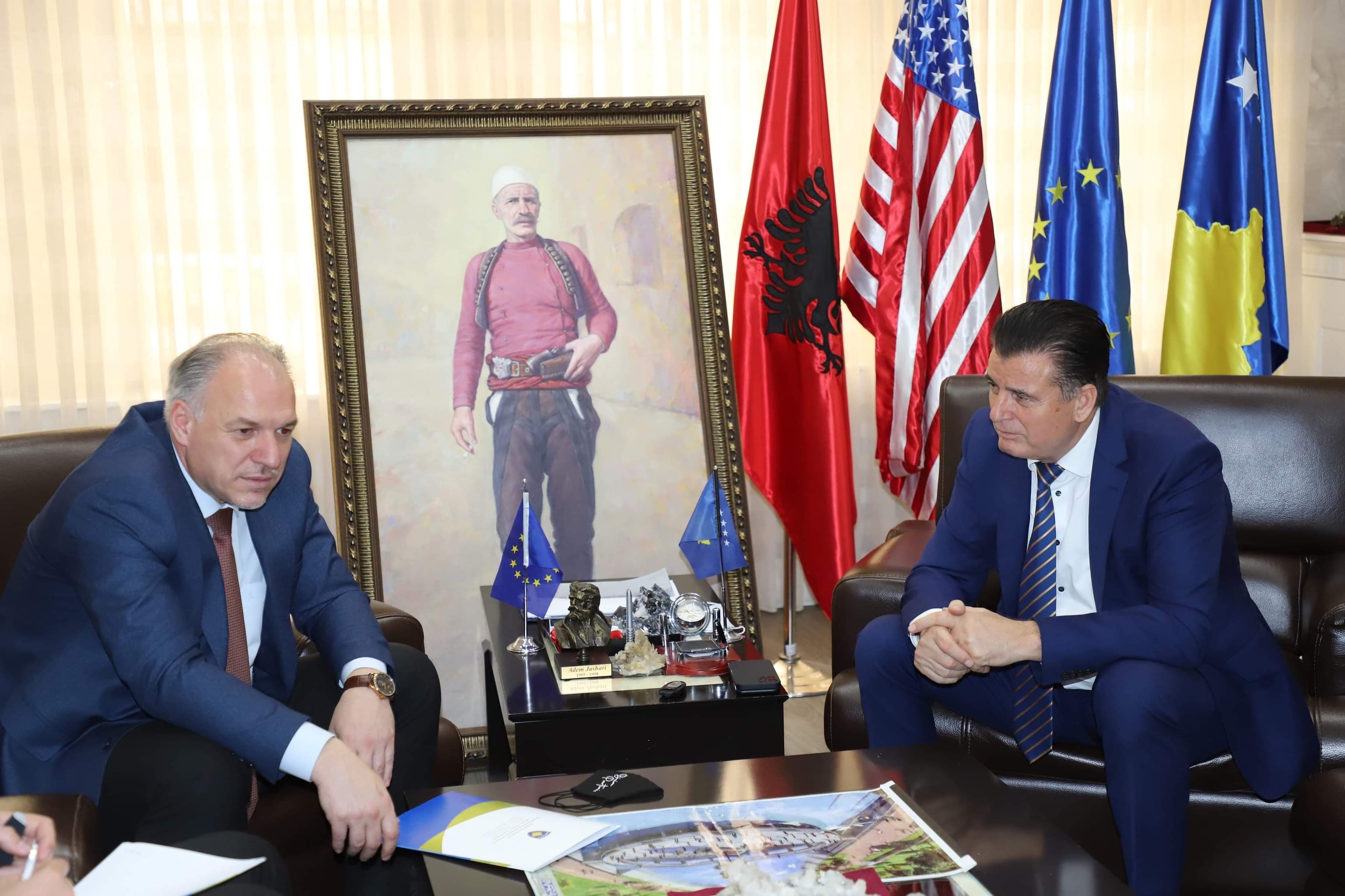 Ministri i Zhvillimit Rajonal z.Fikrim Damka vizitoi komunën e Mitrovices Jugore