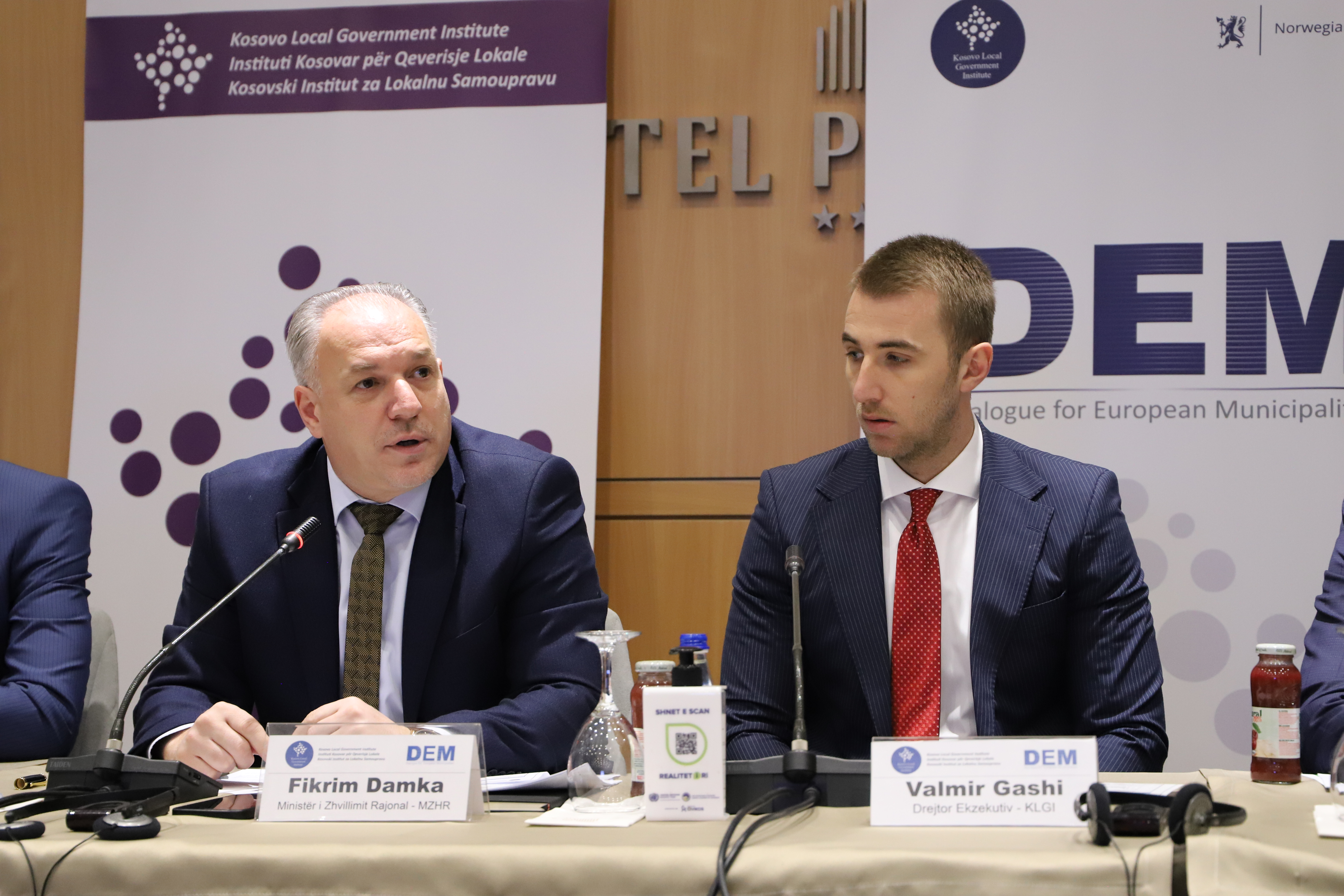 Ministria e Zhvillimit Rajonal (MZHR) me mbështetjen të Institutit Kosovar për Qeverisje lokale (KLGI) realizojë takimin me temë “Të arriturat, orientimet strategjike dhe sfidat në fushën e zhvillimit rajonal të balancuar në Kosovë”