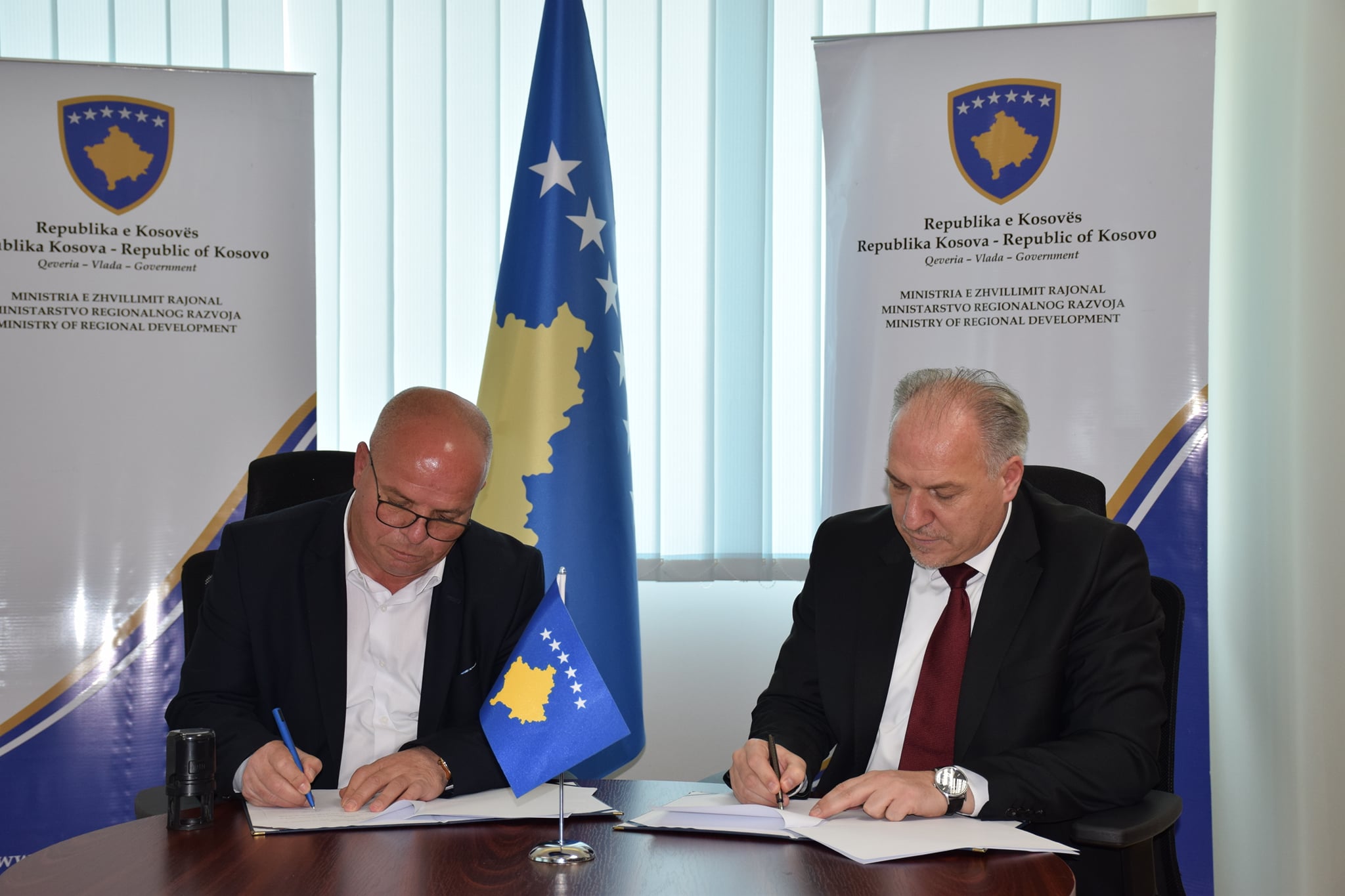 Ministria e Zhvillimit Rajonal nënshkruan Marrëveshjen e Mirëkuptimit me komunën përfituese të Rahovecit në kuadër të Programit për Zhvillim Rajonal PZHR 2022
