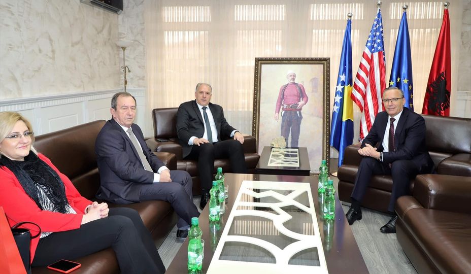 Ministri i Zhvillimit Rajonal z.Fikrim Damka vizitoi komunën e Mitrovicës Jugore