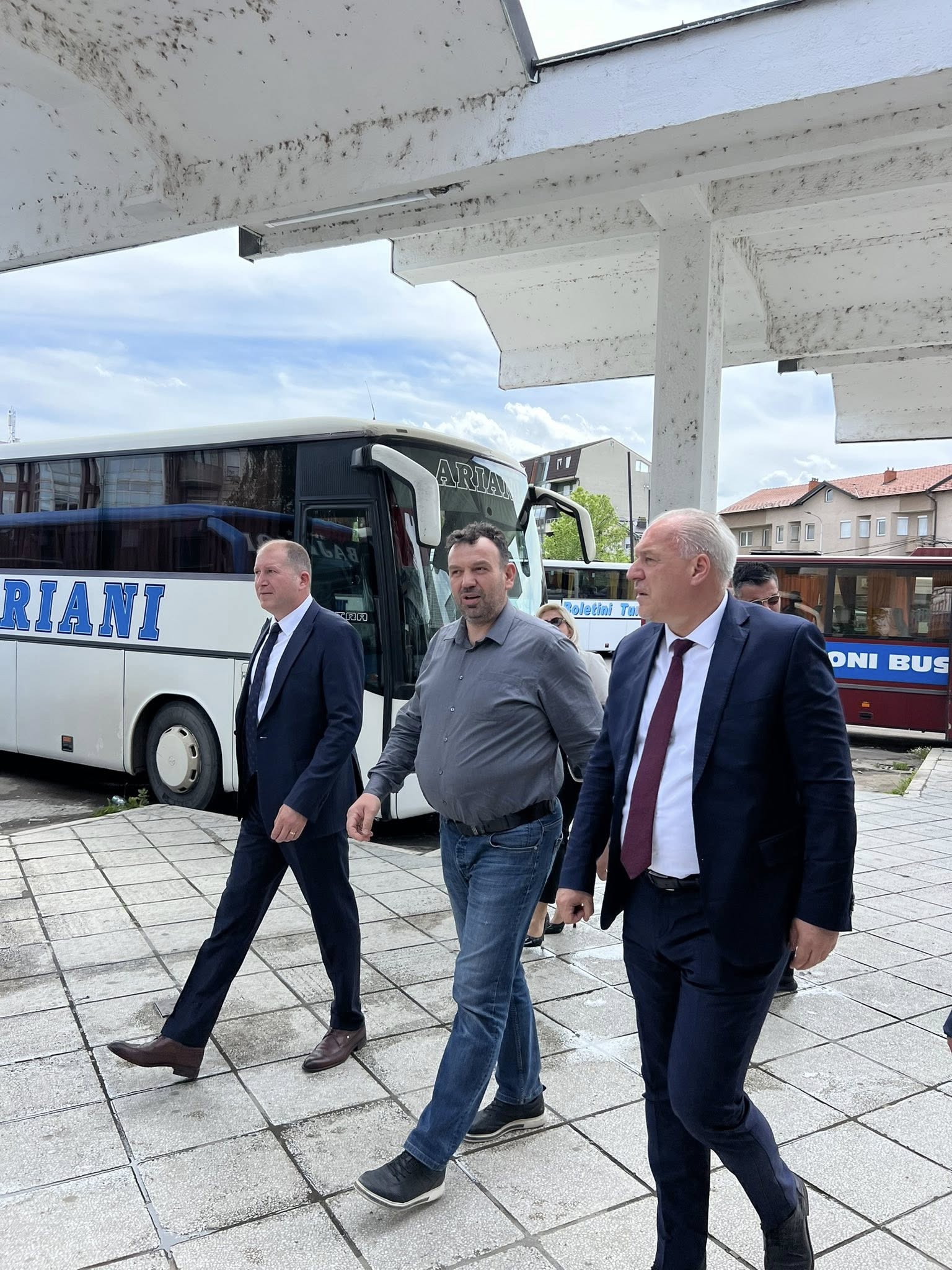 Ministri Damka viziton Stacionin e Autobusëve në Mitrovicë
