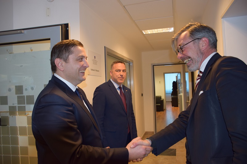 Ministri për Zhvillim Rajonal, Ivan Milojevic, priti dje në takim Ambasadorin e Gjermanisë në Kosovë, Christian Heldt