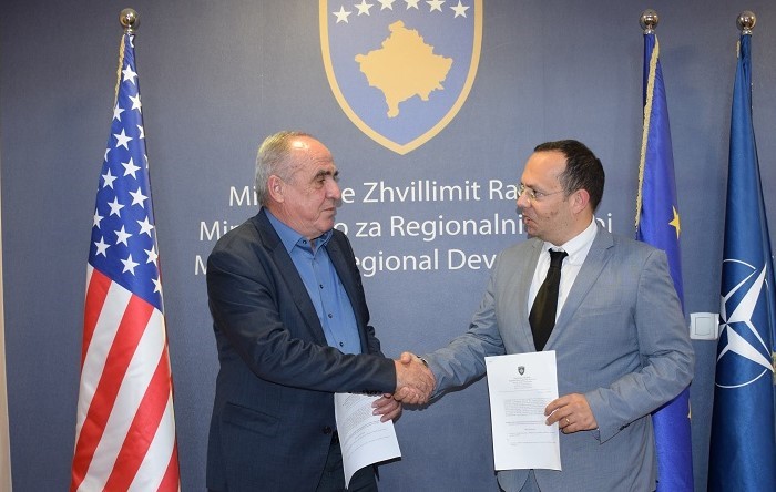 Ministria e Zhvillimit Rajonal nënshkroi Marrëveshjen e Mirëkuptimit me komunën përfituese të Istogut në kuadër të Programit për Zhvillim Rajonal PZHR 2020