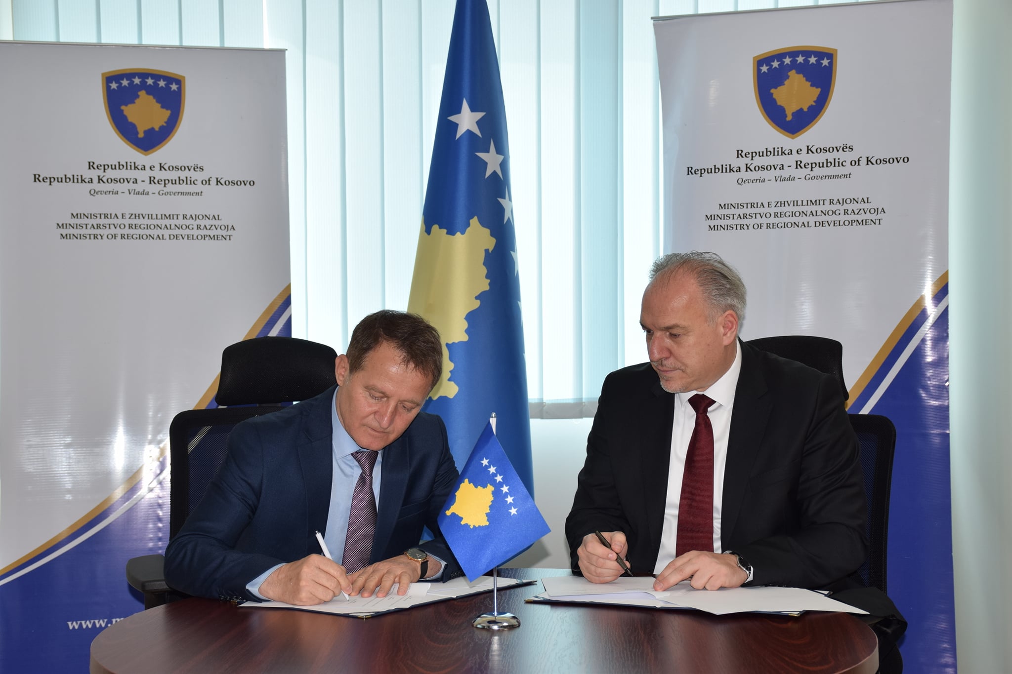 Ministria e Zhvillimit Rajonal nënshkruan Marrëveshjen e Mirëkuptimit me komunën përfituese të Vushtrrisë në kuadër të Programit për Zhvillim Rajonal PZHR 2022