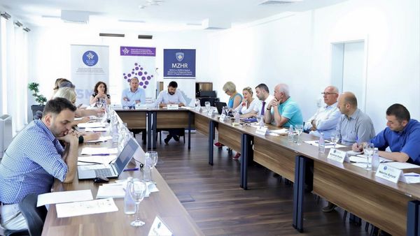 Ministria e Zhvillimit Rajonal (MZHR) në bashkëpunim me Institutin Kosovar për Qeverisje Lokale (KLGI) organizoi punëtorinë e radhës me grupin punues për hartimin e Strategjisë për Zhvillim Rajonal 2020-2030.