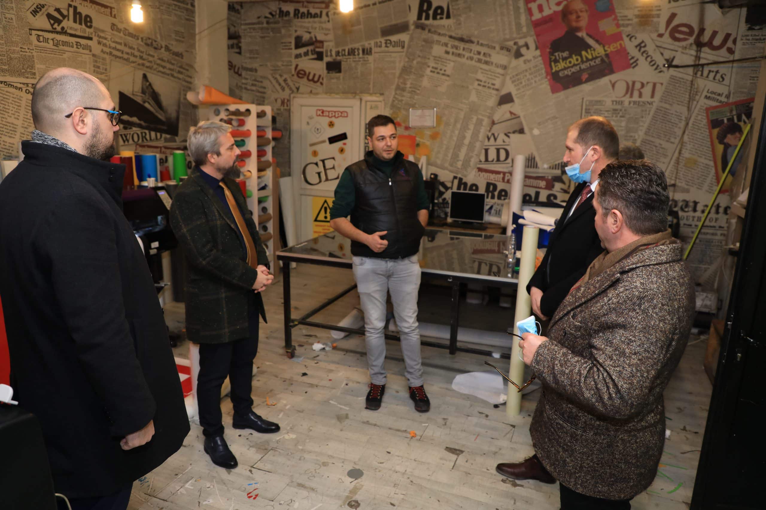 Ministri Kervan viziton biznesin “GRAFIKA SH.P.K” përfitues i Rajonit Zhvillimor Jug