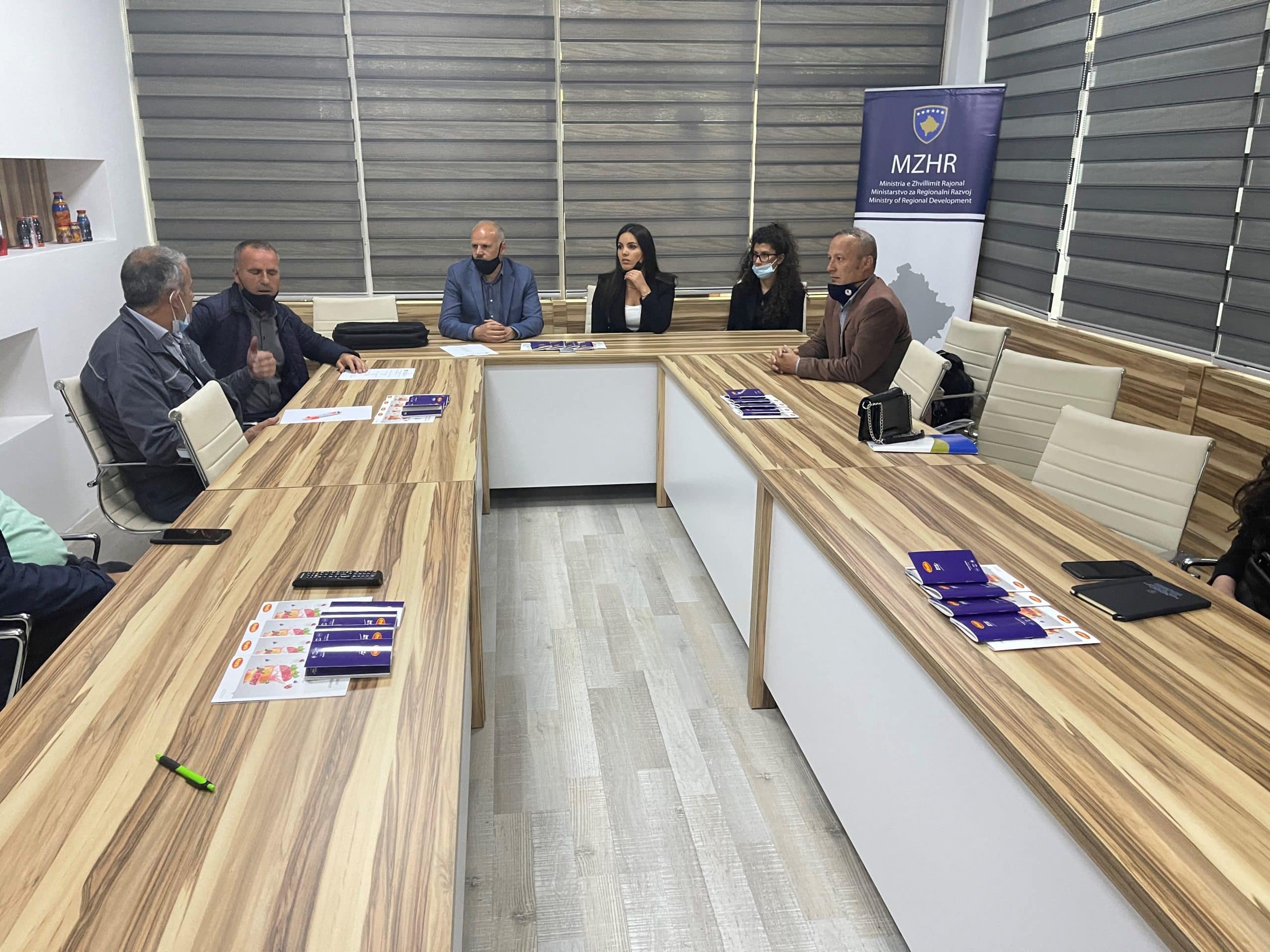 MZHR së bashku me OJQ ‘’Perspektiva Energjetike’’ vizituan bizneset mbi rolin e efiçiencës së energjisë