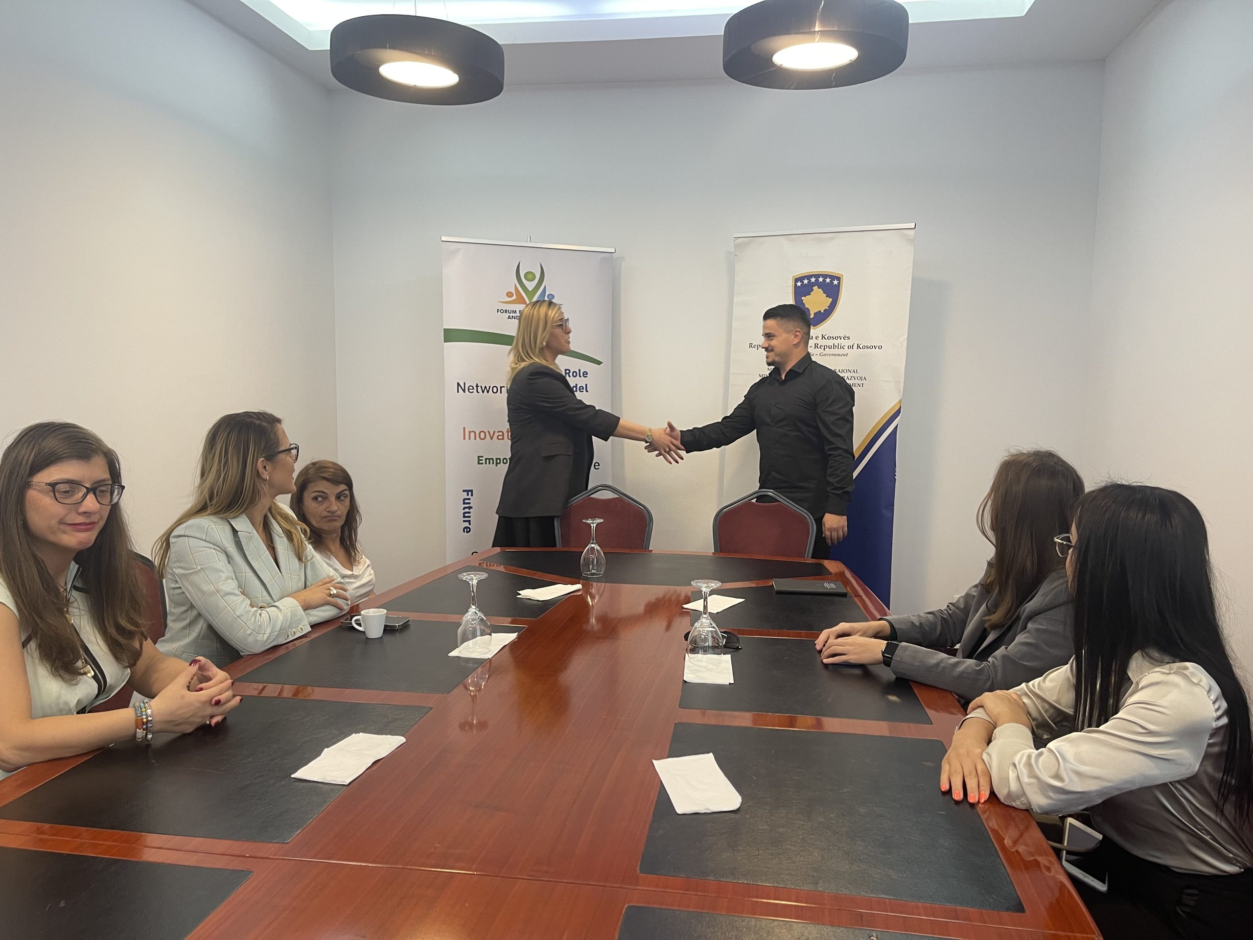 OJQ “Forumi për Lidership dhe Diplomaci” ka realizuar aktivitetin me temën “Zhvillimi Socio-Ekonomik Rajonal përmes avansimi te kapaciteteve të përpunuesve te tekstilit”.