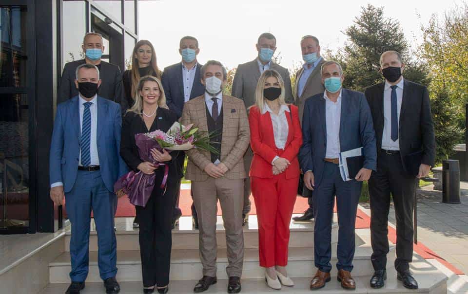 Ministri i Zhvillimit Rajonal ka marrë pjesë në ceremoninë e organizuar nga Agjencia për Zhvillim Rajonal Qendër (AZHR-Qendër ).