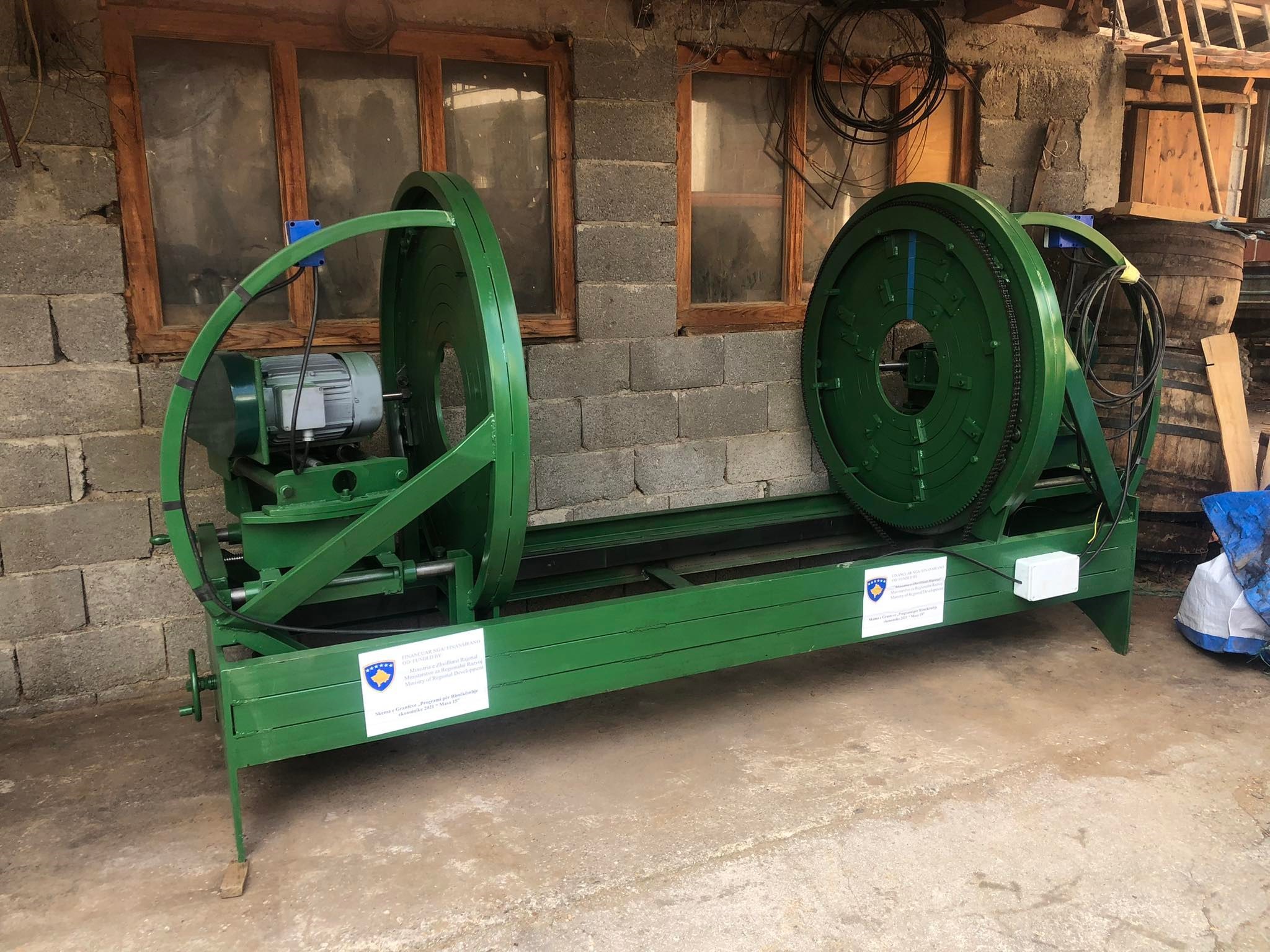 Ministria e Zhvillimit Rajonal (MZHR) nëpërmjet lansimit të Thirrjes për propozime Skema e Granteve “Programit për Rimëkëmbje ekonomike Masa 15” 2021”, ka mbështetur Biznesin  “Aliriza Hasku B.I”  nga Rahoveci Rajoni Zhvillimor Jug.