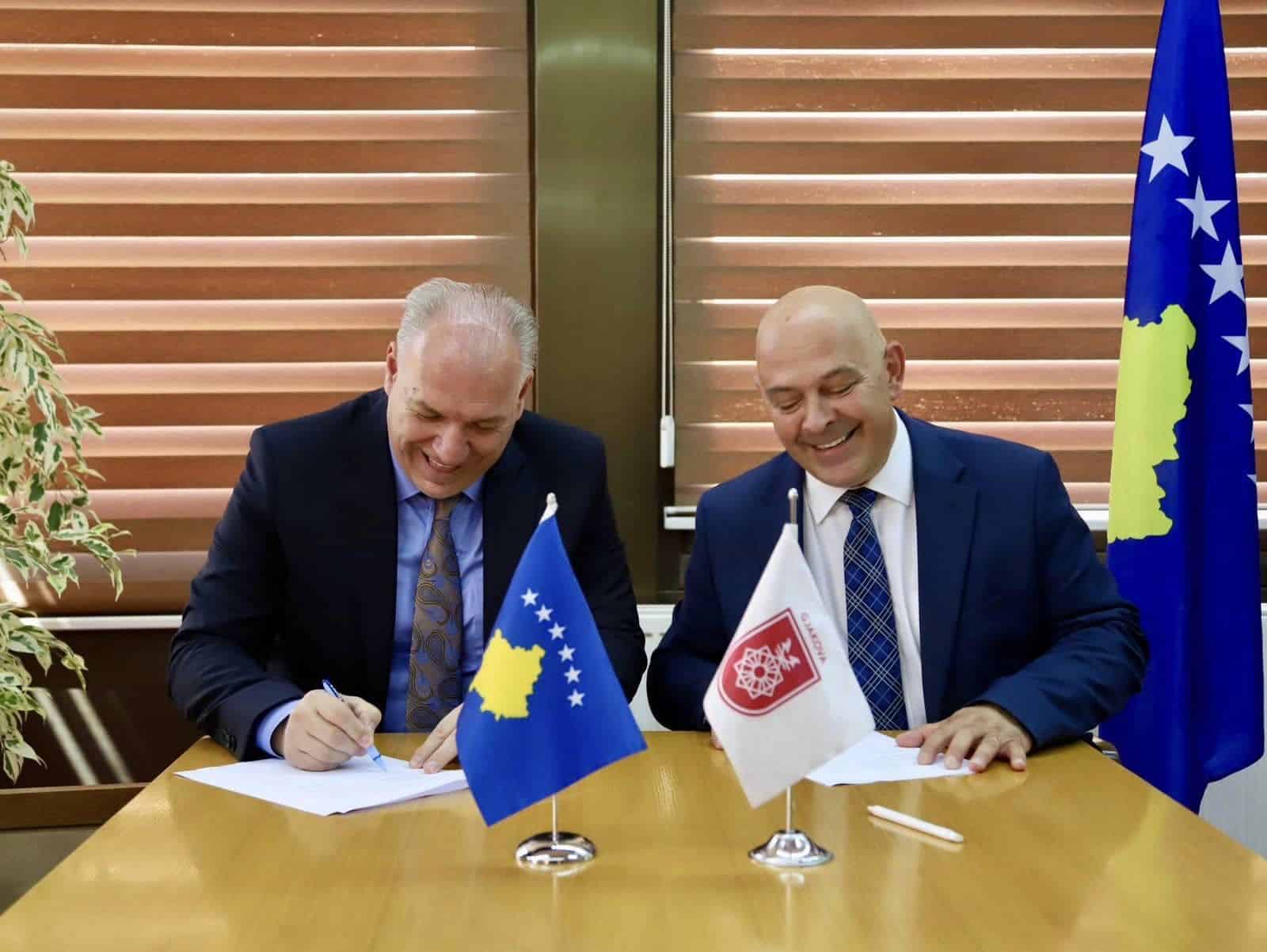 Ministria e Zhvillimit Rajonal nënshkruan Marrëveshjen e Mirëkuptimit me komunën e Gjakovës për projektin ‘’Tregu i përbashkët Kosovë-Shqipëri’’