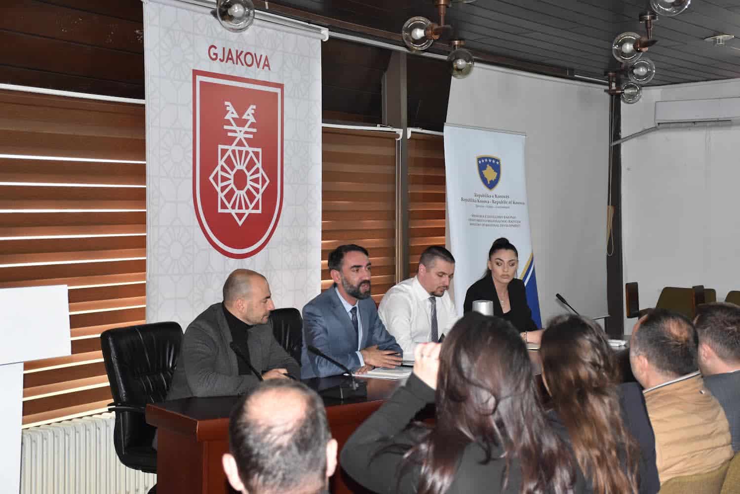 Ministria e Zhvillimit Rajonal realizon takim konsultative me bizneset që operojnë në Rajonin Perëndim.