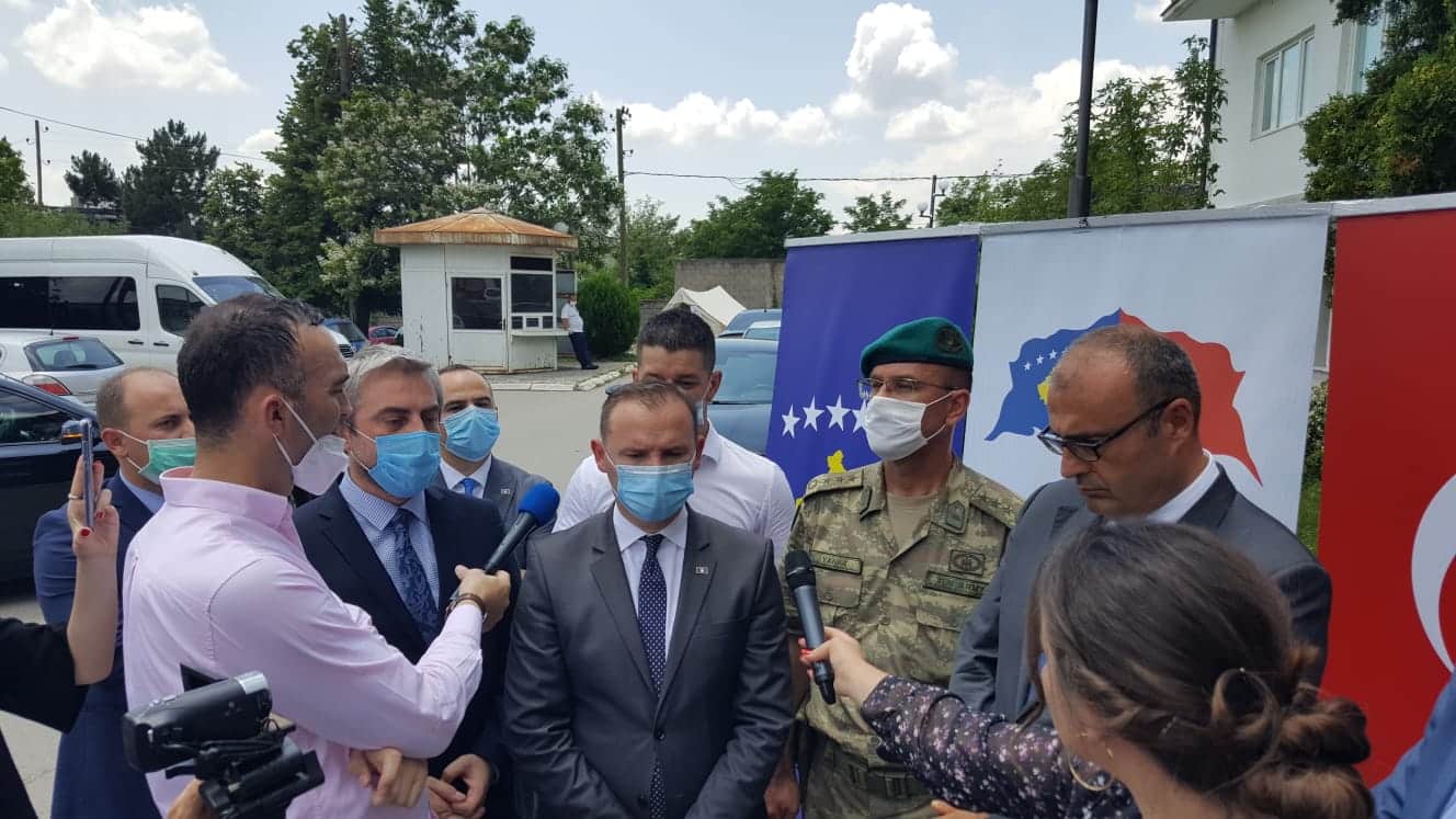 Ministar za regionalni razvoj Enis Kervan učestvovao je na otvaranju Odeljenja ginekologije porodičnog zdravstvenog centra opštine Istok, koje je renovirala turska predstavnička kosovska delegacija.
