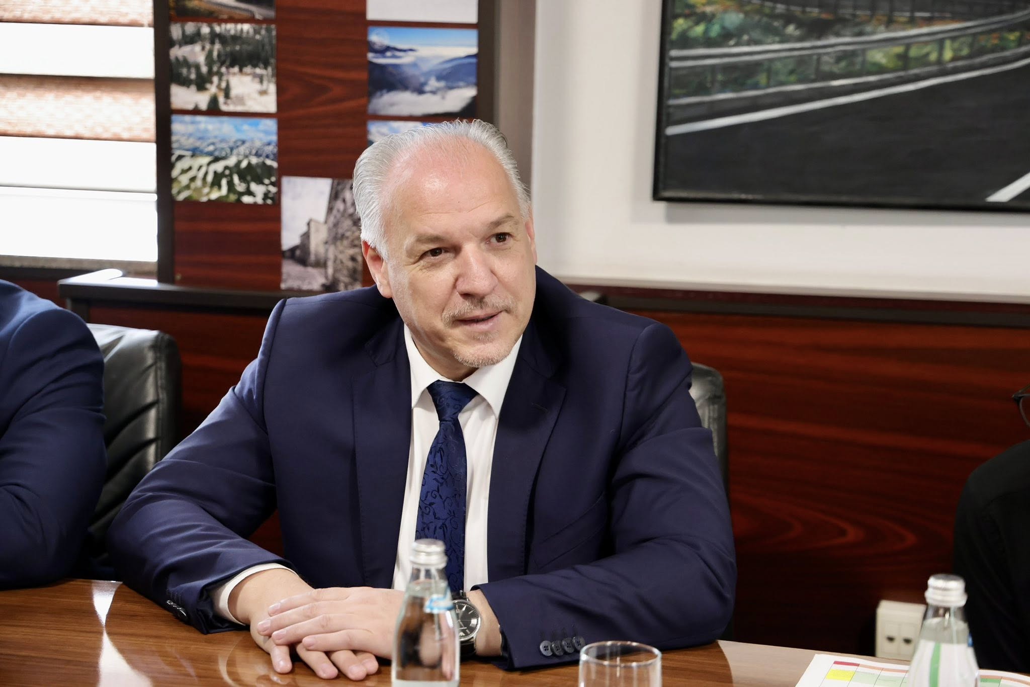 Ministri i MZHR-së z.Fikrim Damka viziton Komunën e Deçanit